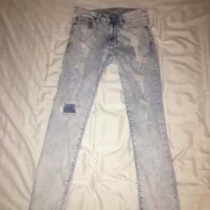 American eagle, distressed light wash denim